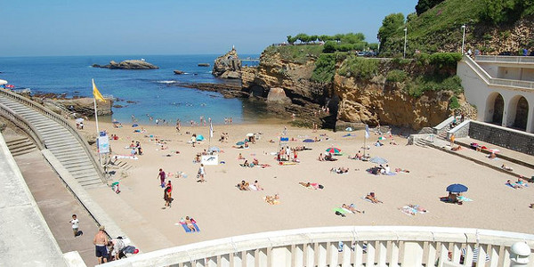Une plage de Biarritz dit non à la cigarette
