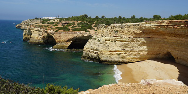 Benagil, la plage portugaise et sa célèbre grotte