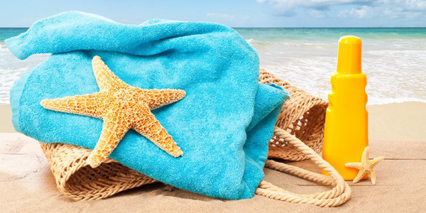 La serviette de plage, négligée mais incontournable