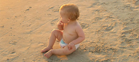 Un bébé trouvé sur la plage