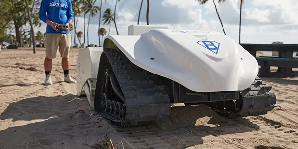 BeBot, le robot de luxe pour nettoyer les plages