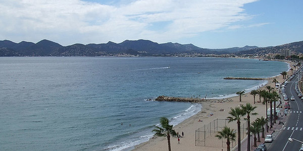 Cannes récompensée pour la protection de ses plages