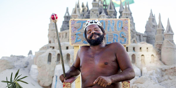 Brésil : il vit depuis 22 ans dans un château de sable