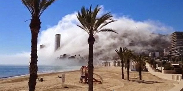 Un mystérieux nuage s'abat sur une plage d'Espagne