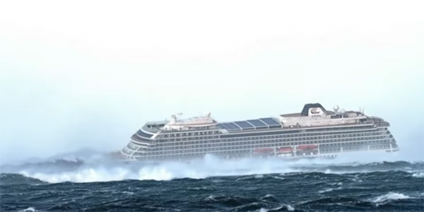 Un bateau de croisière évacué au large de la Norvège