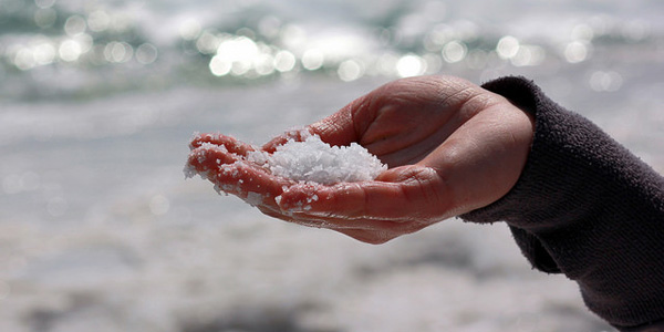 Pollution : le plastique contamine aussi le sel marin