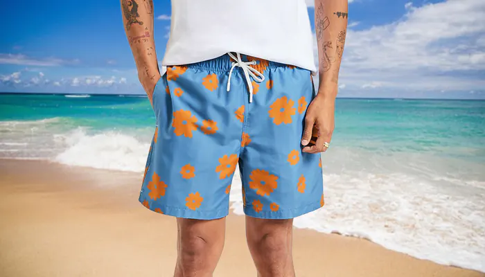 Les 4 tendances pour les shorts de bain homme de l'été