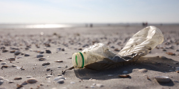 230 000 tonnes de plastique jetées chaque année en Méditerranée