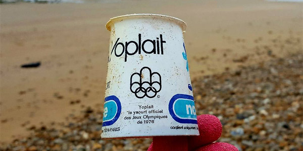 Un yaourt âgé de 40 ans retrouvé sur une plage du Nord
